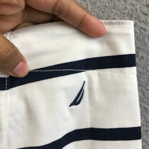 New‎ Nautica Cotton Stretch Twill Shorts size 4 - Picture 10 of 11